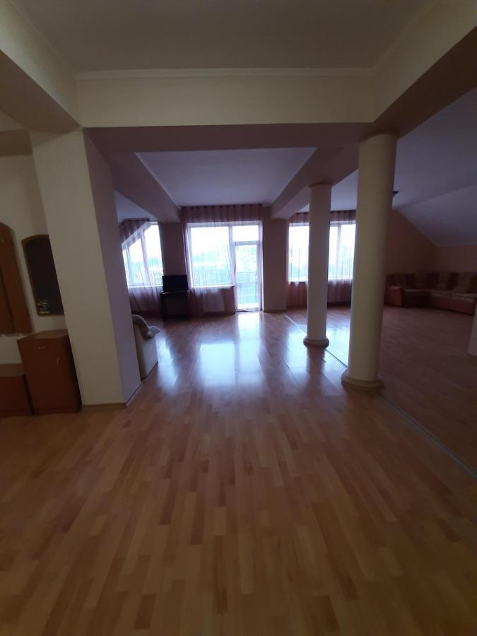 Apartments On Parkaniya 2A Mukatsjeve Eksteriør bilde