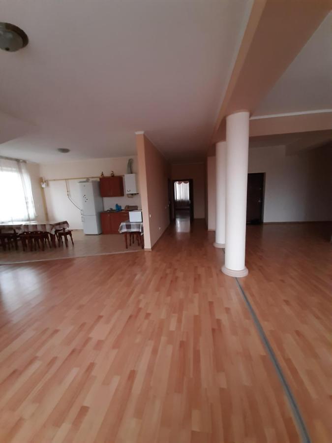 Apartments On Parkaniya 2A Mukatsjeve Eksteriør bilde